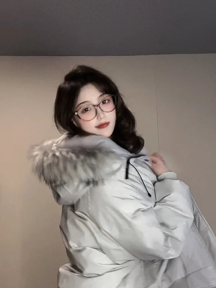 梁婖婷图片